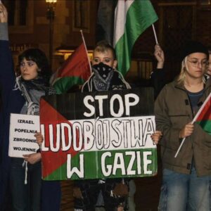Cicha demonstracja ku pamięci ofiar ludobójstwa w Gazie