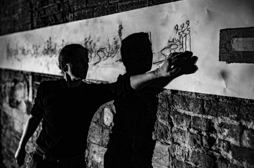 Lament - performans autorstwa Aurory Lubos. fot. Kazimierz Ździebło