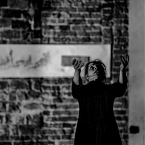 Lament - performans autorstwa Aurory Lubos. fot. Kazimierz Ździebło